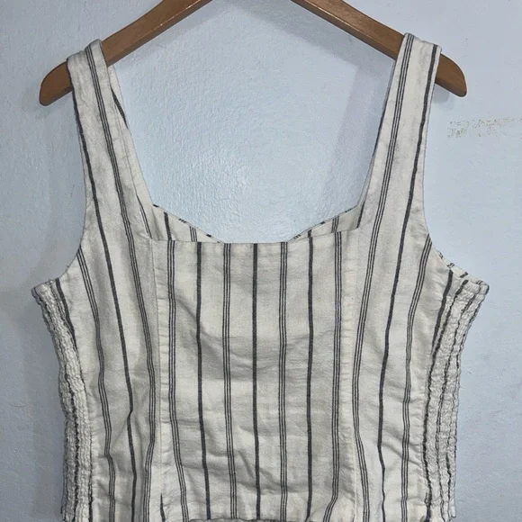 Old Navy Cream and Black Fitted Crop Tank Top - Picture 2 of 3